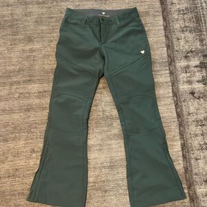 Obermeyer Women Ski pants size 8, worn once.